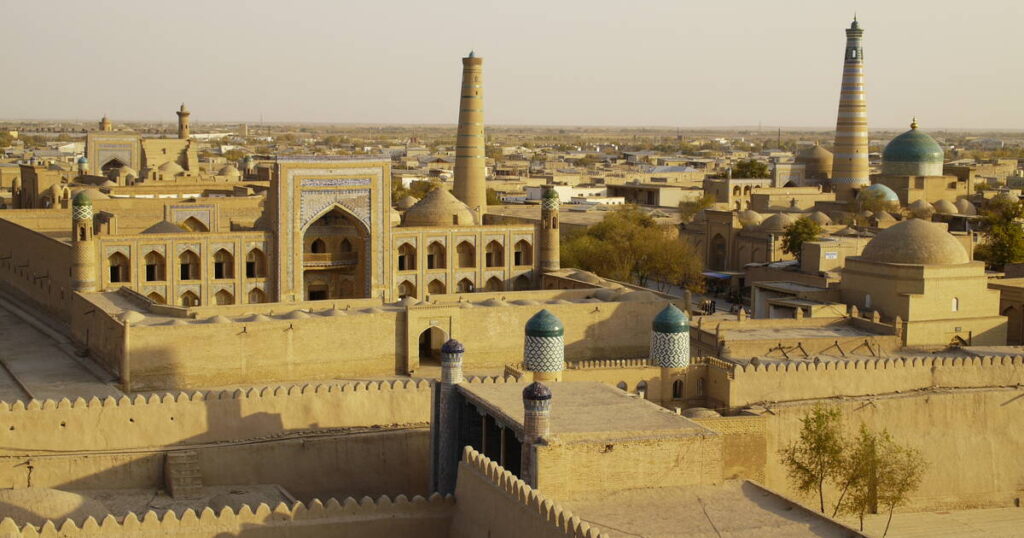 Pesona Komplek Ichan Kala: Membelah Waktu di Kota Tua Uzbekistan, Jantung Peradaban Jalur Sutra